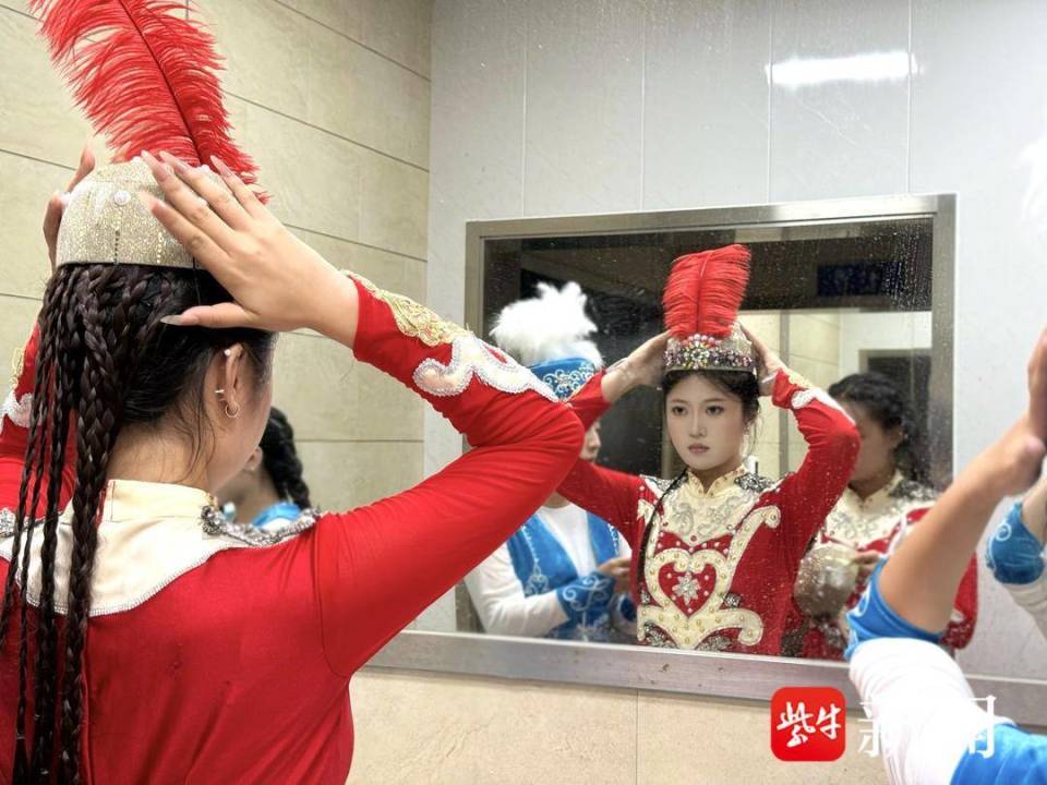 争分夺秒的, 随着旋律翩 争分夺秒的, 随着旋律翩