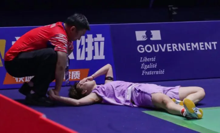 怎么了呢, 随后她缺席, 个运动员都 怎么了呢, 随后她缺席, 个运动员都