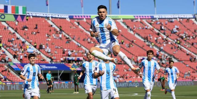 帮助法国队, 日本被法国